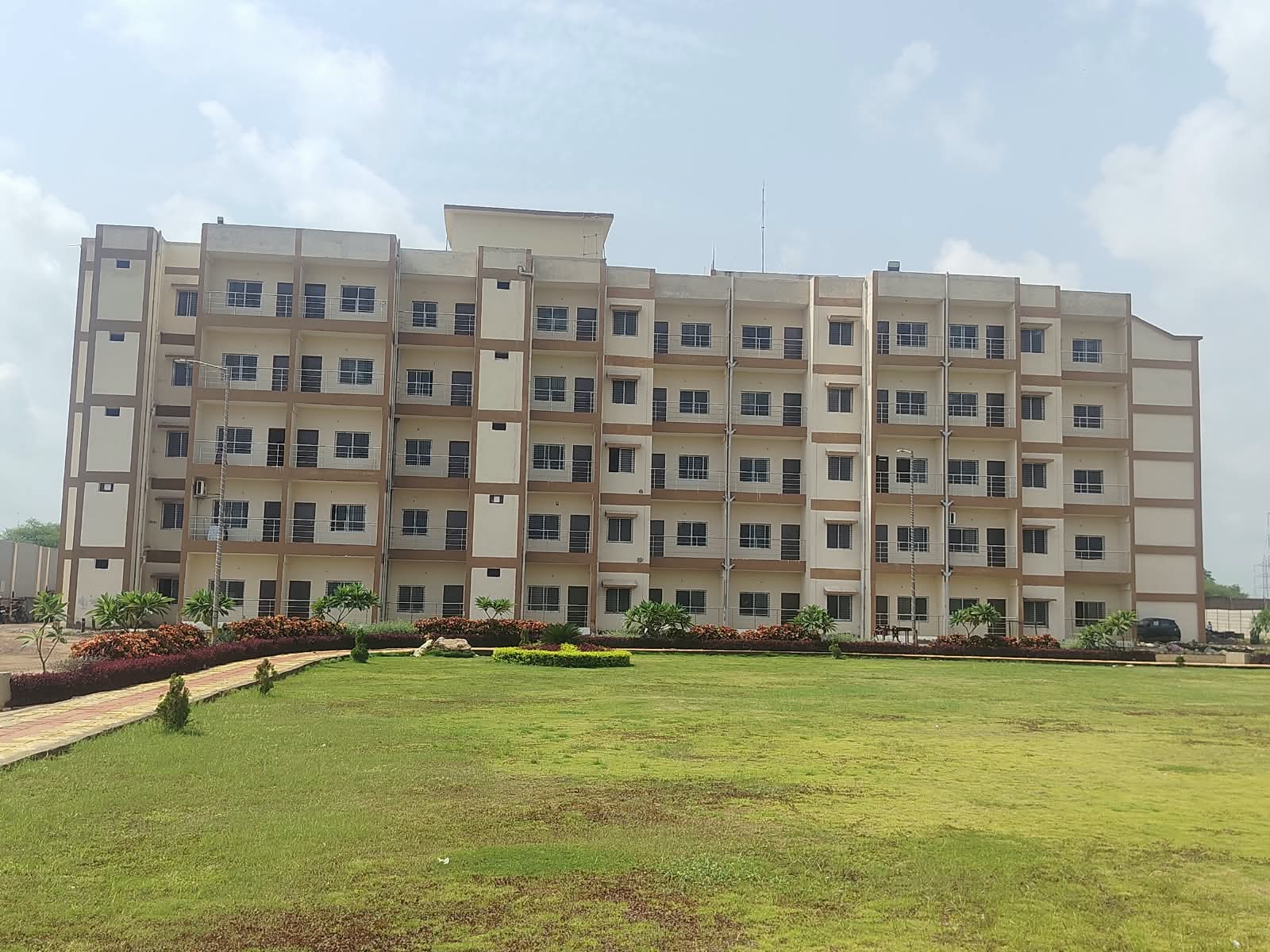 Completed Real Colony residential building at G.K. TMT, Bhatapara